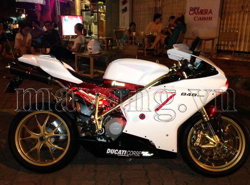 Ducati-848-evo-ma-vang-24K-sang-trong (4)