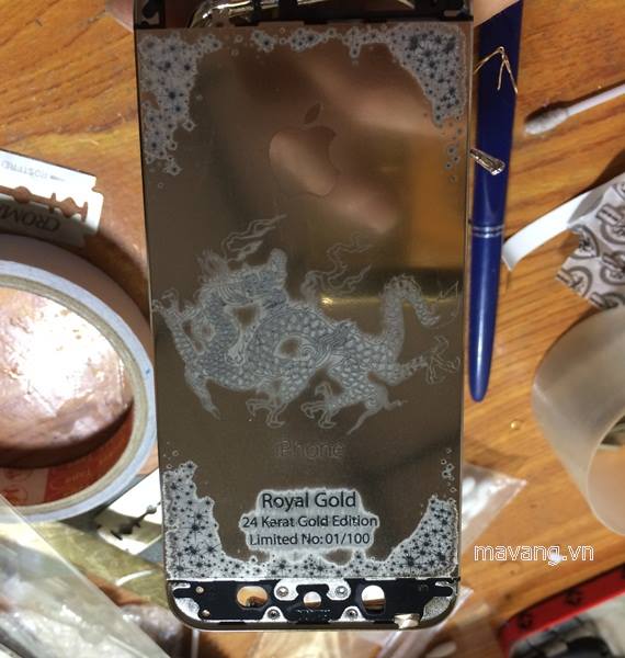 iphone5-cham-khac-rong-vang