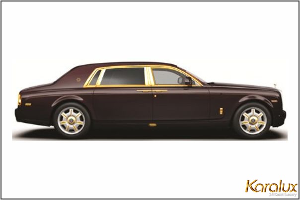 Mẫu xe siêu sang Rolls-Royce Phantom phiên bản Mặt trời phương Đông (Oriental Sun) với màu sơn, nội thất đậm chất Á Đông của ông chủ hệ thống khách sạn Mường Thanh vừa chính thức cập cảng và làm thủ tục thông quan tại Hải Phòng ngày 7/8/2014 vừa qua.