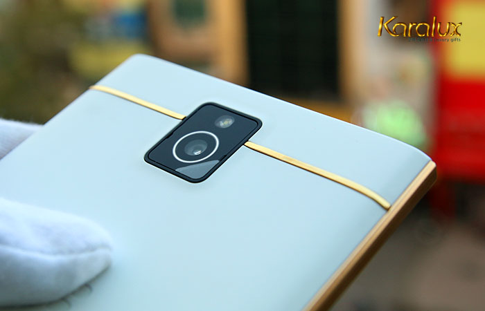 Điện thoại Blackberry Passport mạ vàng 