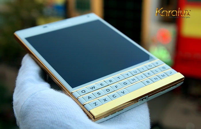 Rất nhiều chi tiết của Blackberry Passport được độ lại