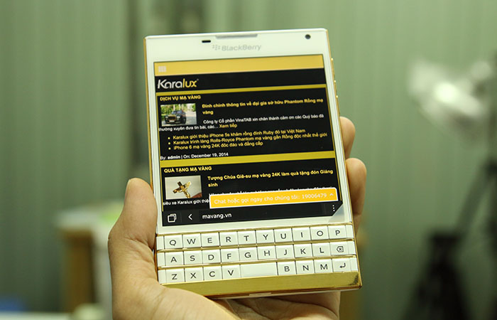 Blackberry Passport mạ vàng