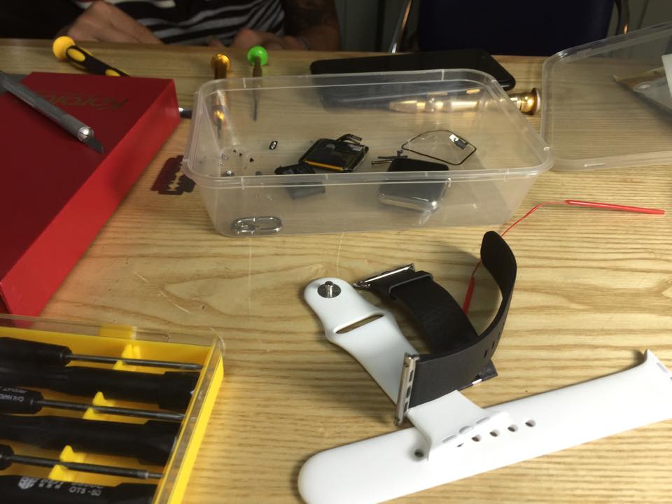 Hướng dẫn tháo, lắp, mở Apple Watch, Video mổ xẻ đồng hồ Apple