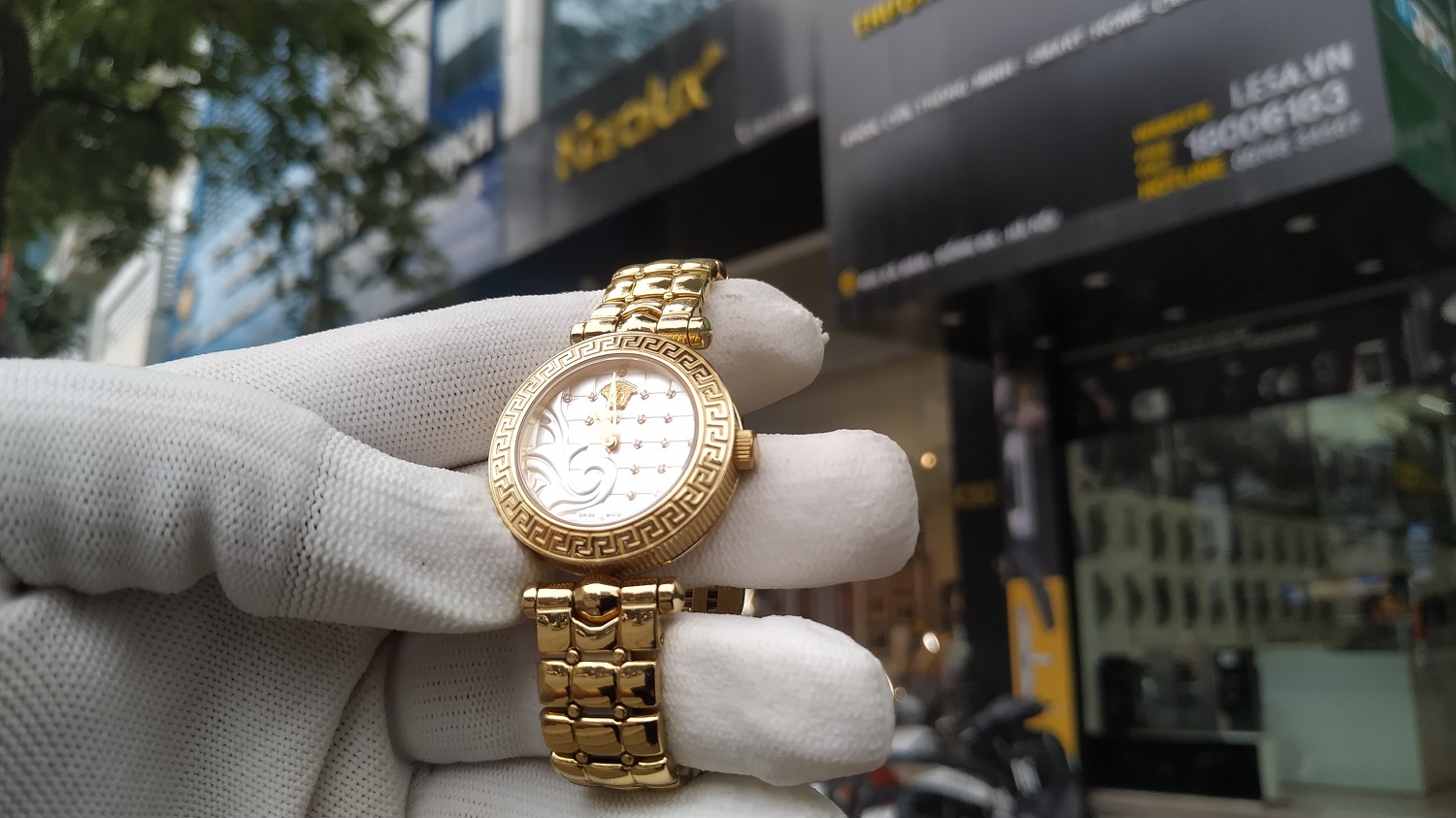 Mạ vàng cho đồng hồ Versace cũ với công nghệ mạ vàng cứng Pre Gold 18K độc quyền từ Karalux