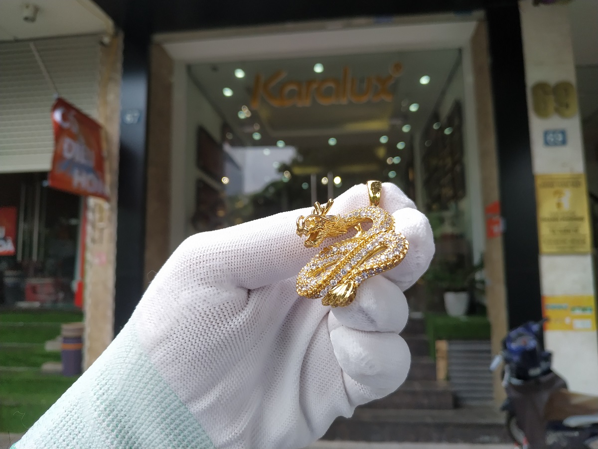 Mặt dây chuyền hình rồng sau khi được mạ vàng cứng Pre Gold 18K