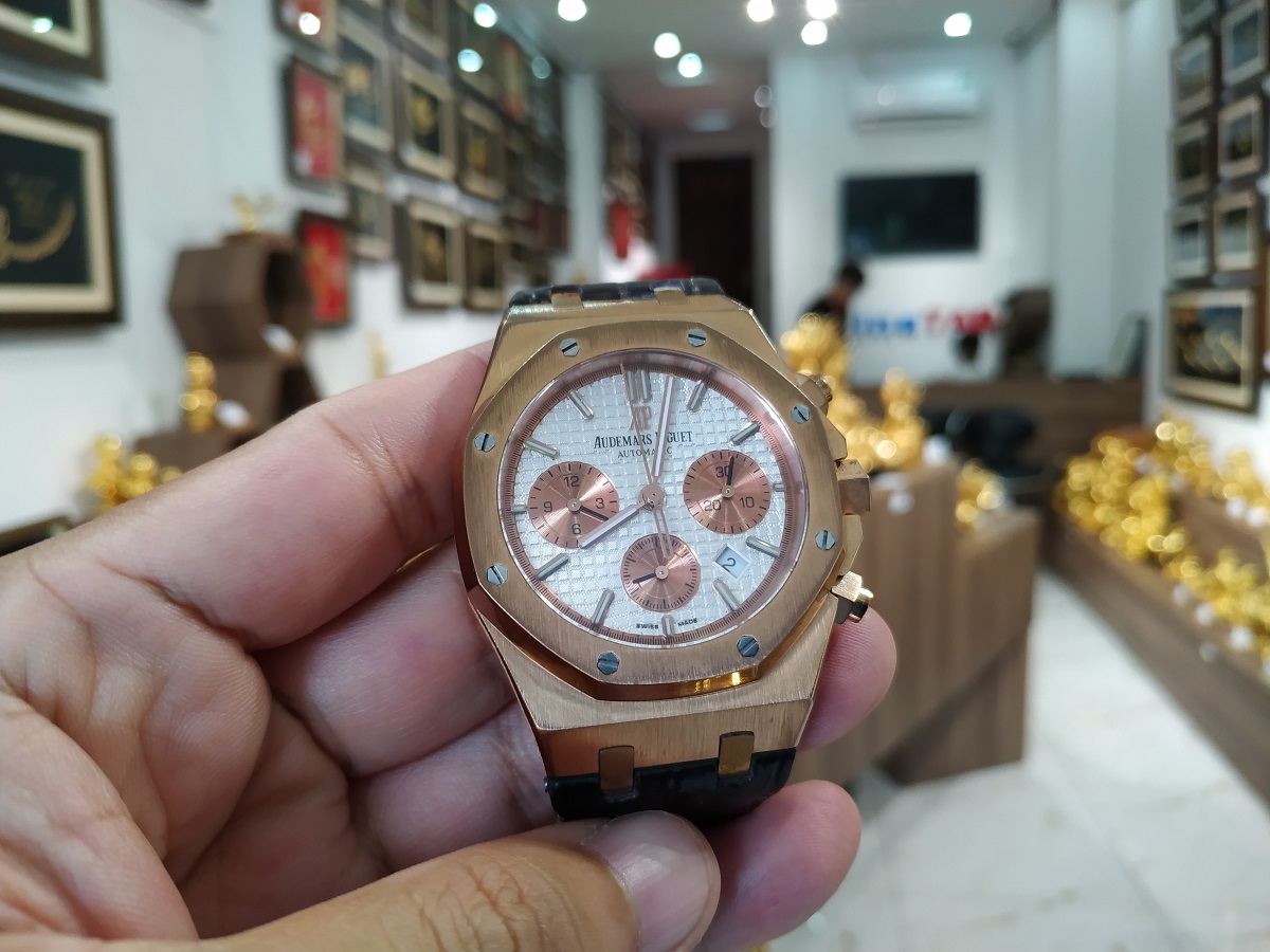 Đồng hồ Audemars Piguet Royal Oak bị ô xy hóa được khách hàng mang đến Karalux để mạ vàng