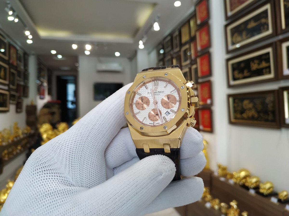 Đồng hồ Audemars Piguet Royal Oak sau khi được kĩ sư Karalux xử lý và mạ vàng