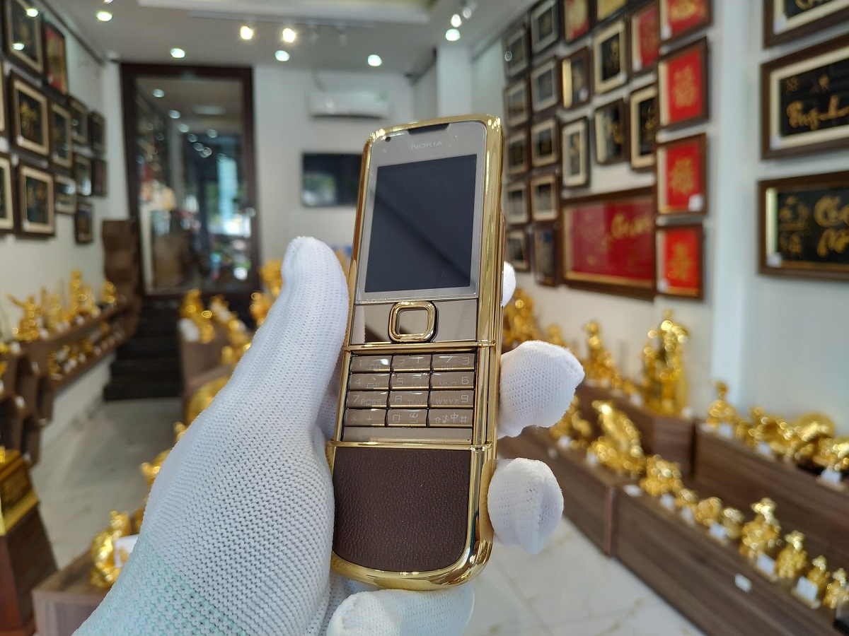 Chi phí mạ vàng cứng Pre Gold 18K cho điện thoại Nokia từ 4.000.000đ đến 5.000.000đ tùy yêu cầu cụ thể.